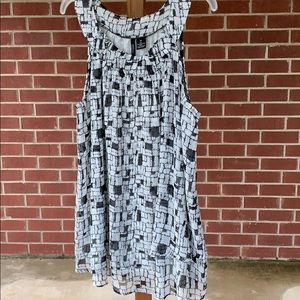 EUC - New Directions Decorative Tank with Lining